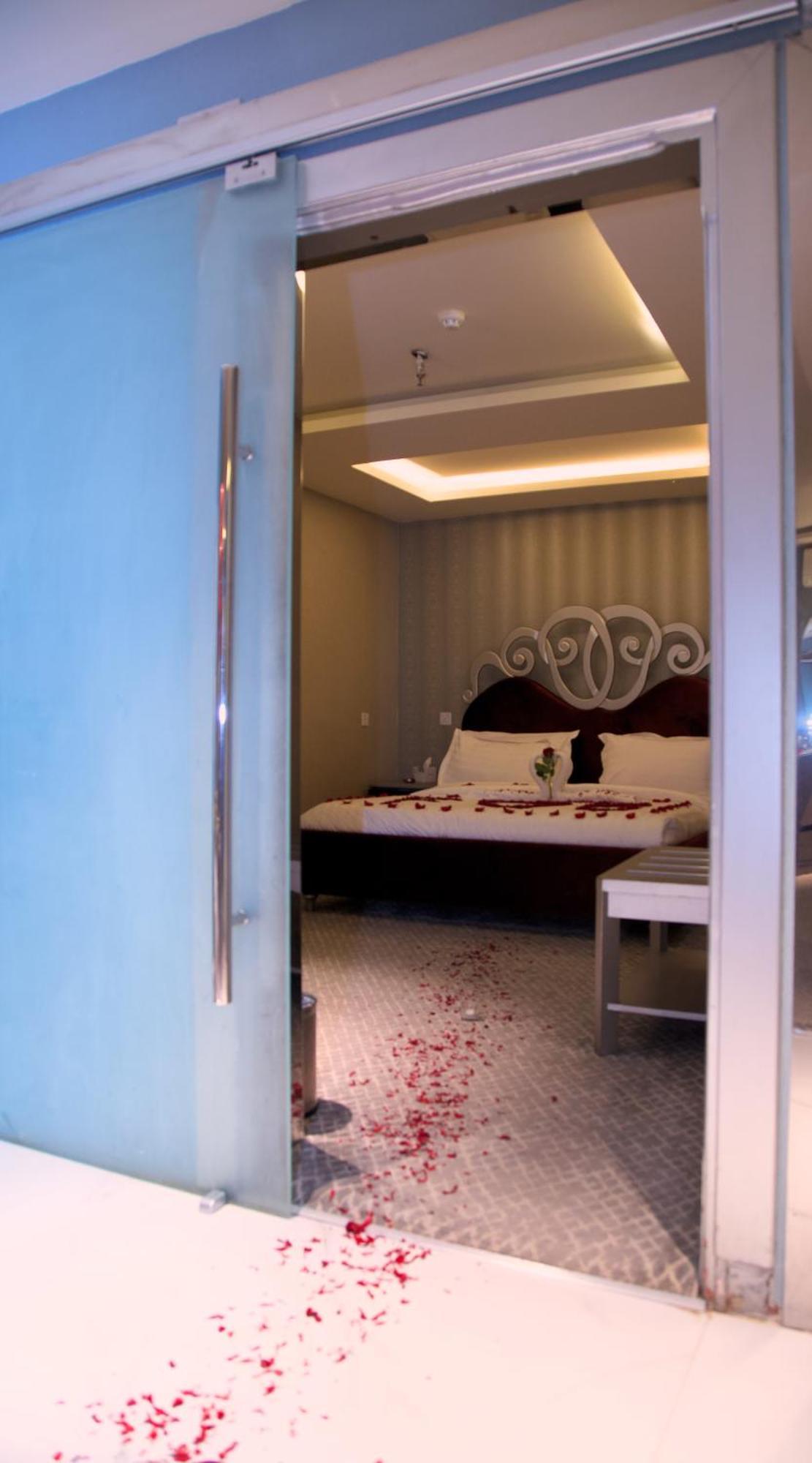 Sharz Hotel Buraidah Exterior photo