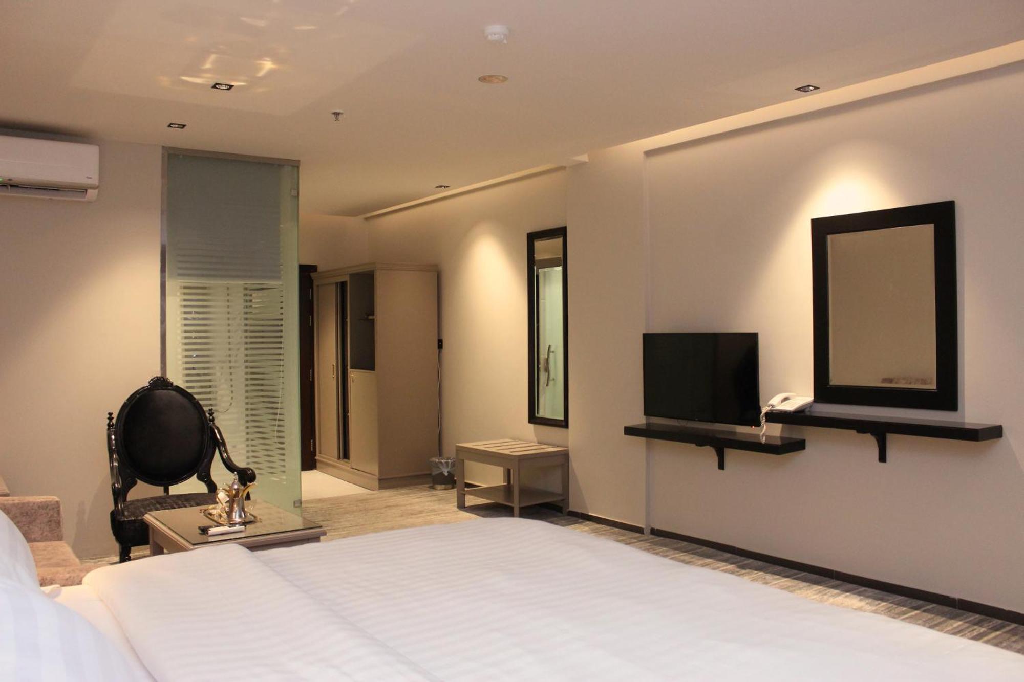 Sharz Hotel Buraidah Exterior photo
