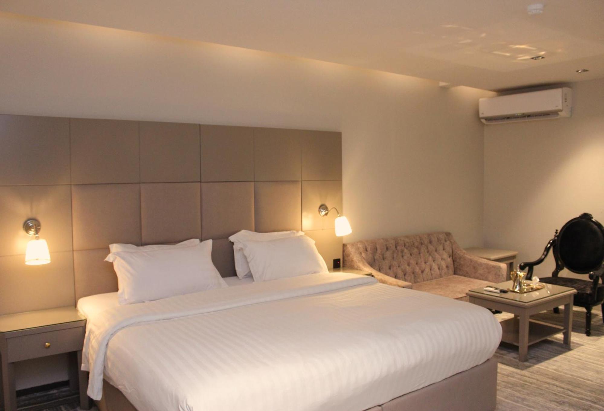 Sharz Hotel Buraidah Exterior photo